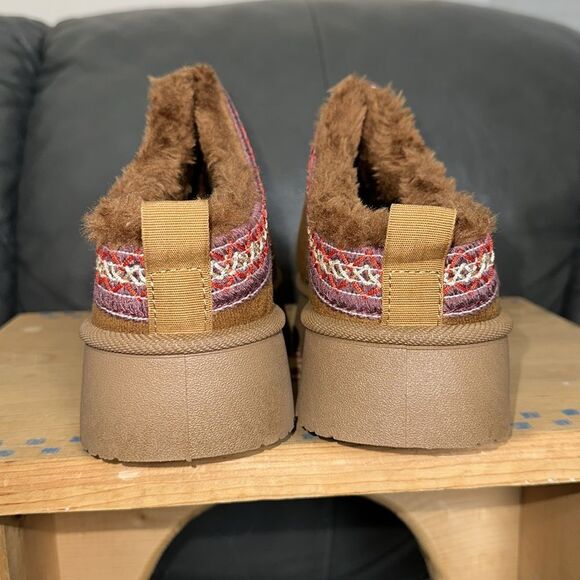 YOKI 8 OWEN-12 Camel Brown Burgundy Red Ivory Embroidered Brown Sherpa Lined - Picture 4 of 13